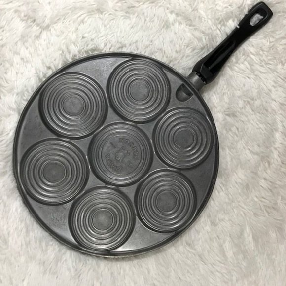 NWOT Nordic Ware Snowflake Non-Stick Pancake Pan - Picture 7 of 9
